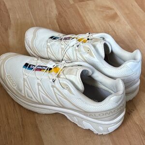 Salomon XT6 White Low-Profile Trail Sneakers with Subtle Accents